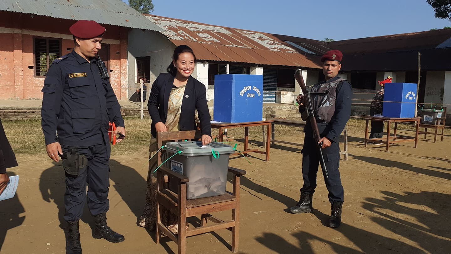 कञ्चनपुरको पुनर्वास ३ मा उपनिर्वाचन : खानेपानी मन्त्री बिना मगरद्वारा मतदान ।।