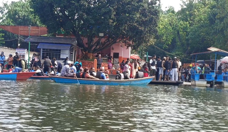 बेलौरीका तीर्थयात्री ज्येष्ठ नागरिकहरू सहितको टोलीद्वारा तालबाराही र गलेश्वर धामको दर्शन